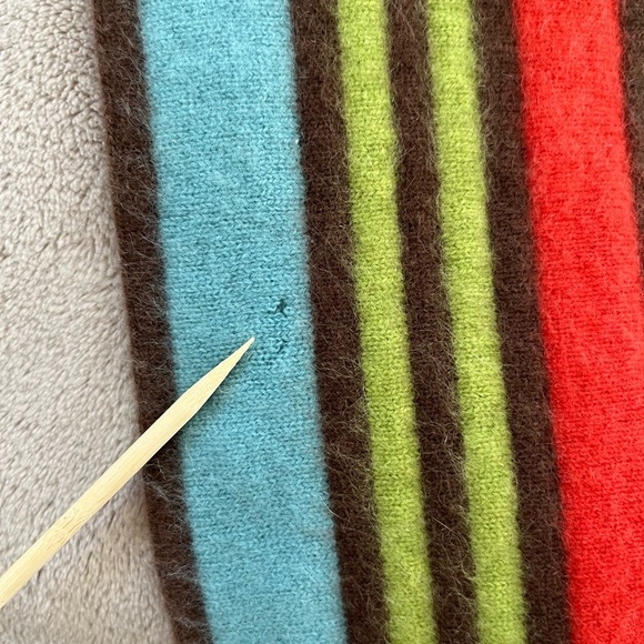 ARMAND DIRADOURIAN 100% Cashmere Striped Scarf Luxury Soft Warm - Picture 8 of 11